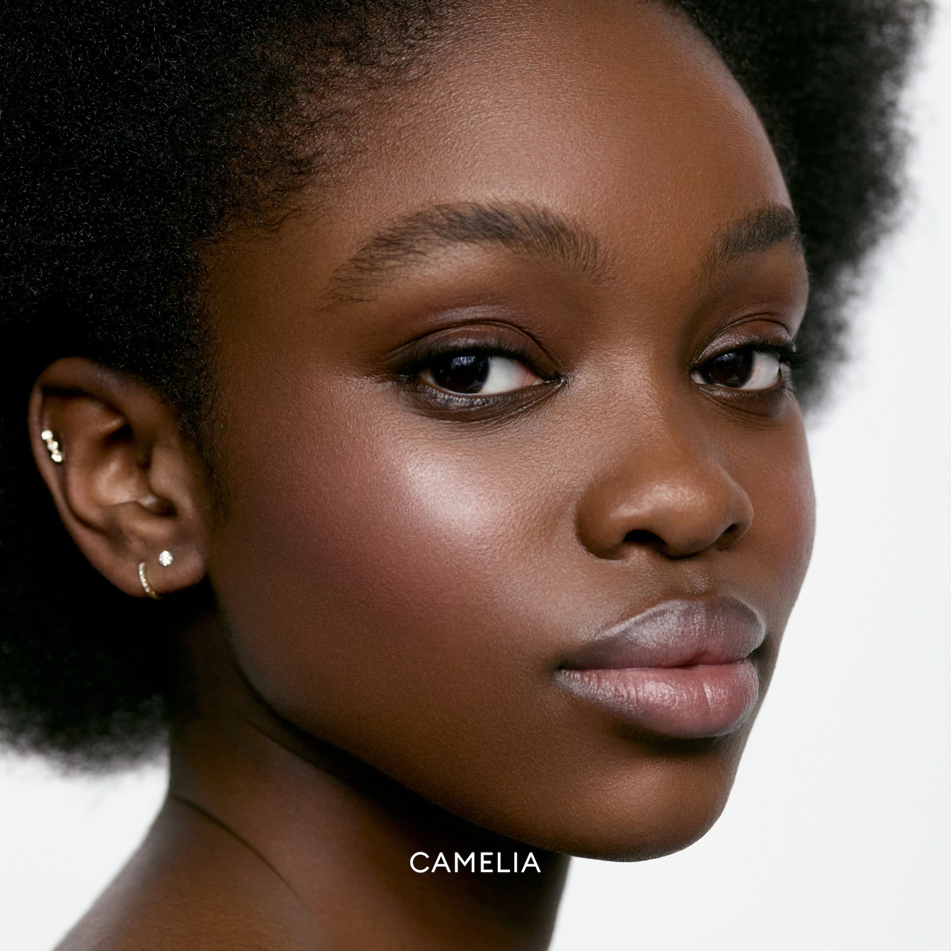 Blush Divine Radiant ajak- és arcszínező Camellia - Rose Inc