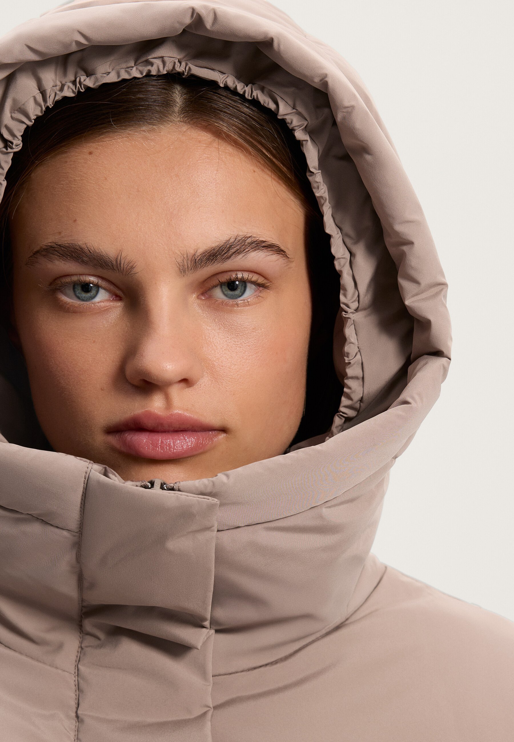Cappotto invernale imbottito idrorepellente OYSHO PRIMALOFT - beige
