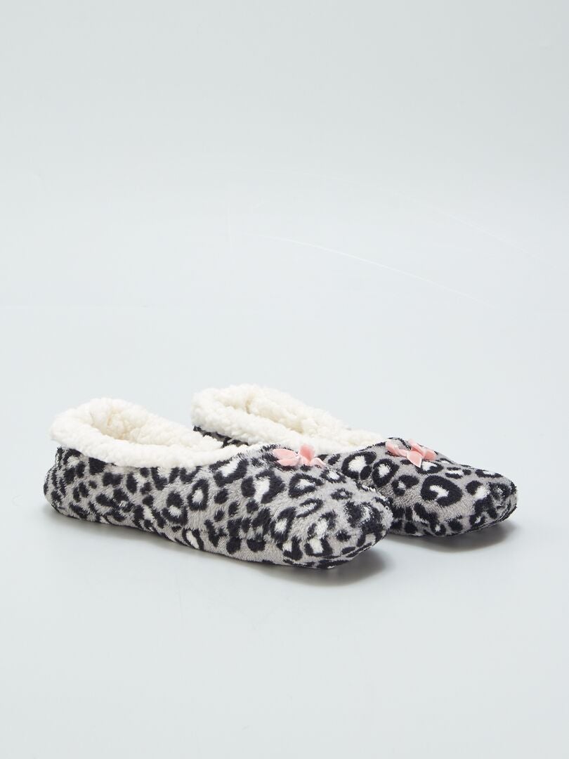 Pantufas de lã com estampa de leopardo - PRETAS