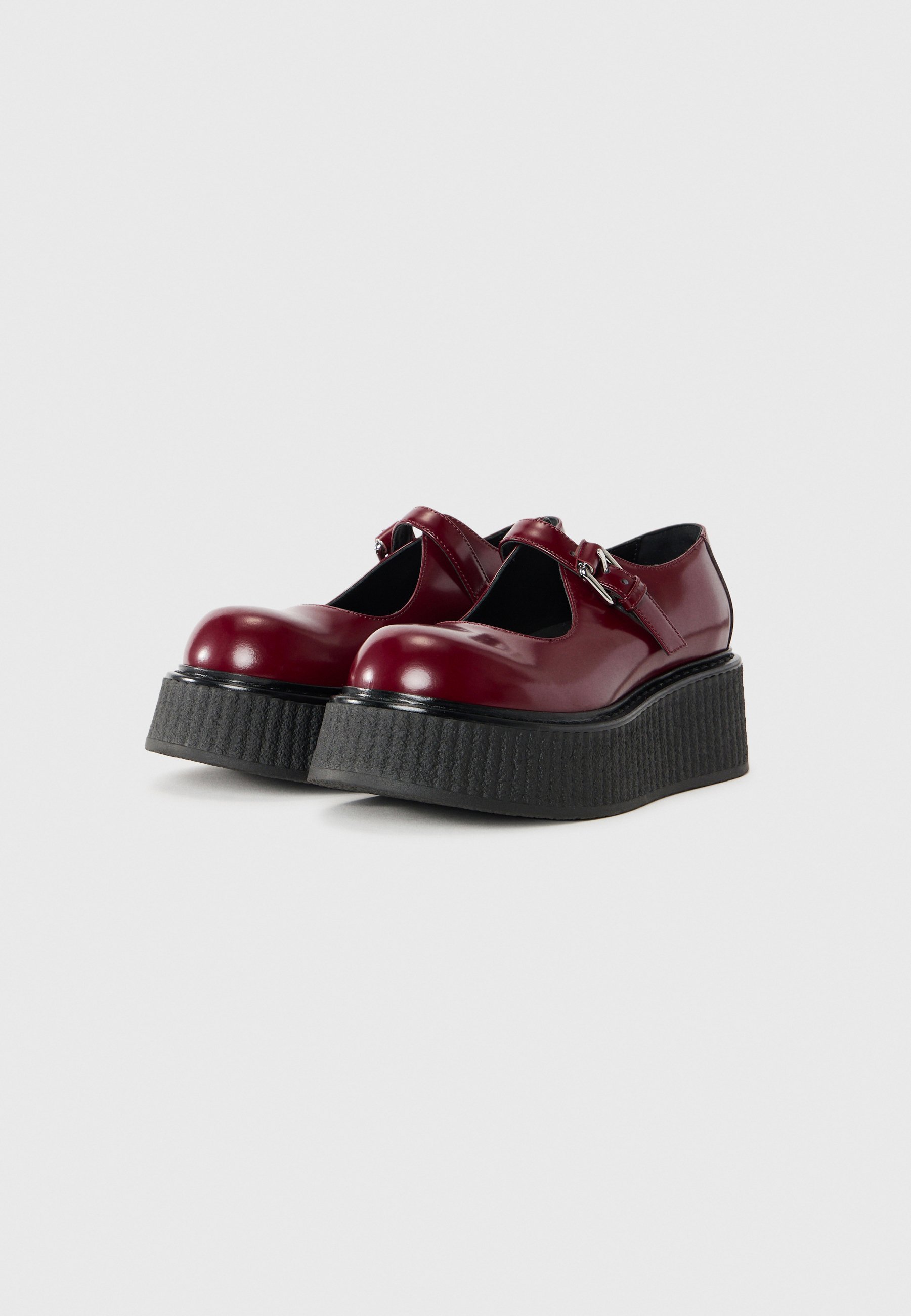 MOSCHINO Slip-ons - vino