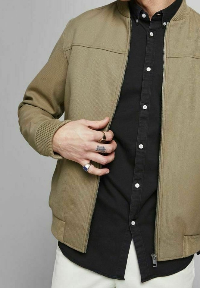 Kurtka bomberka Jack & Jones PREMIUM - brązowa