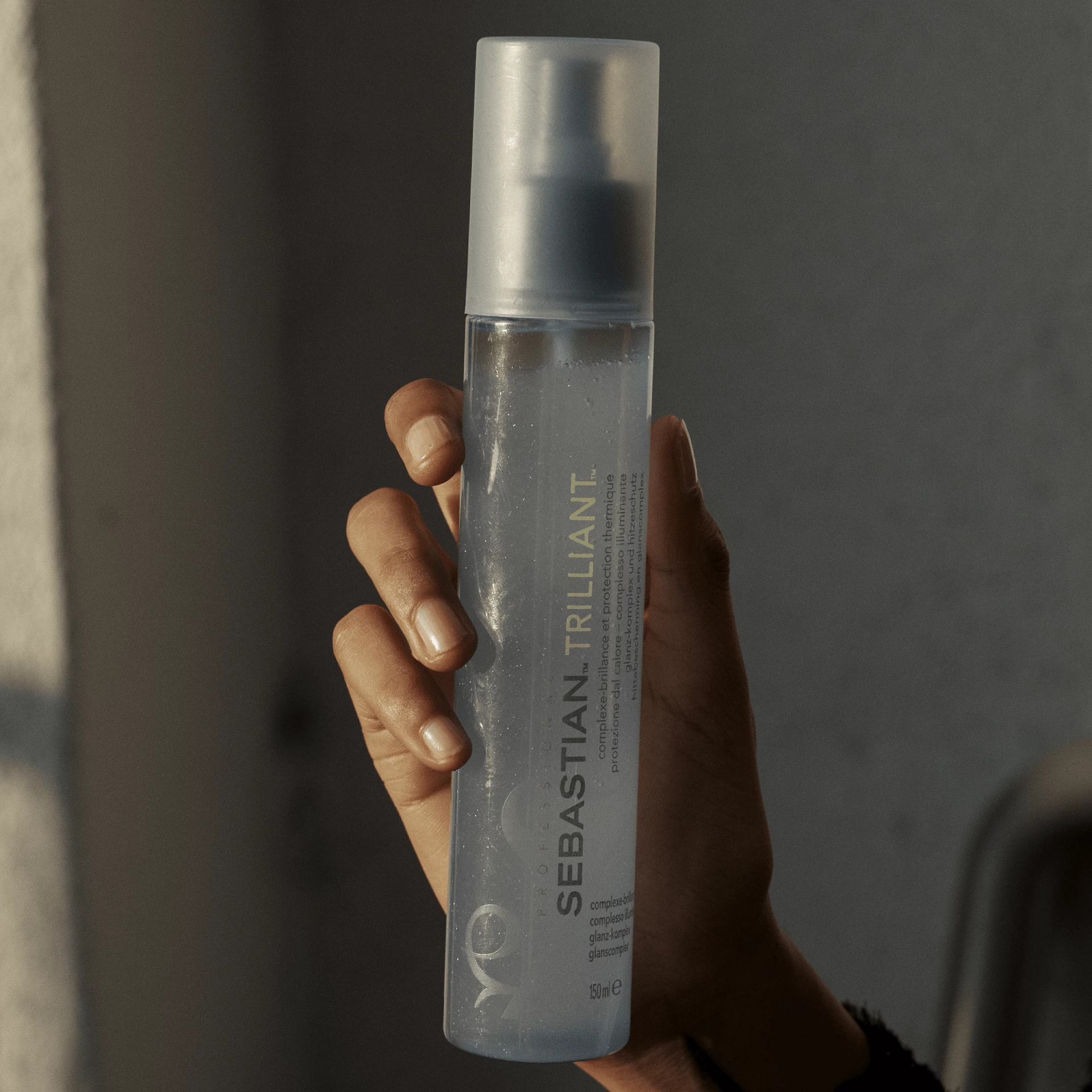 Trilliant hajformázó spray 150 ml - Sebastian Professional