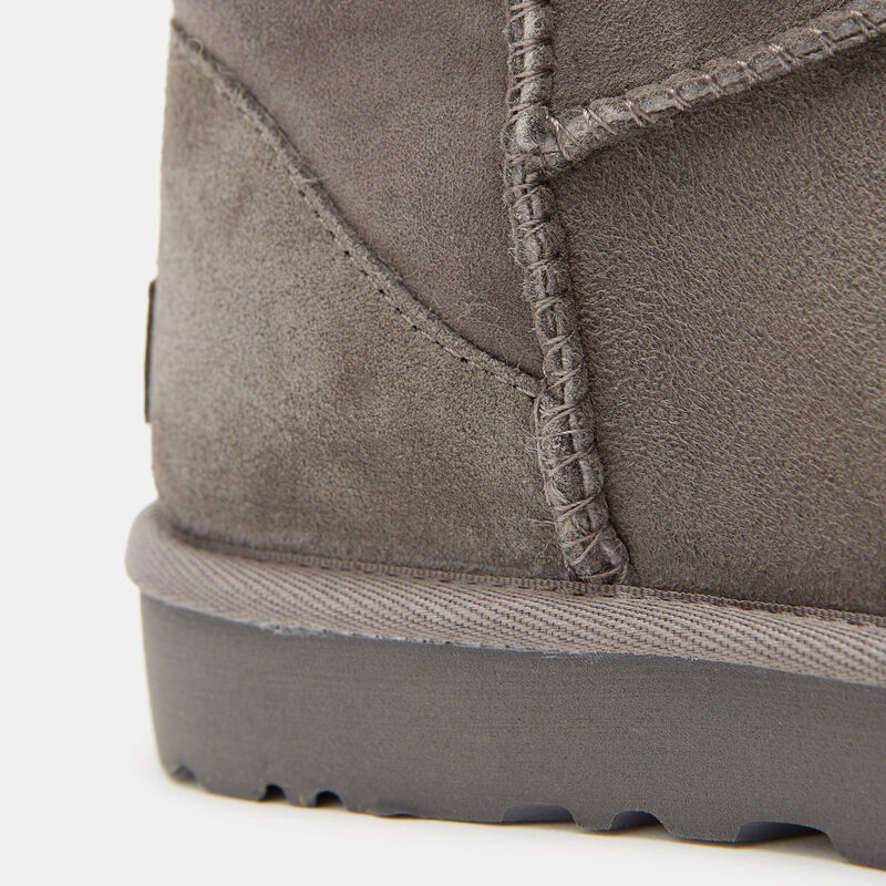 Stivali UGG Classic Mini II