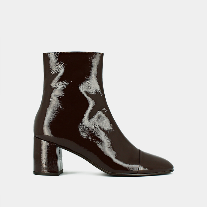Bottines à talons  en vernis plissé marron foncé