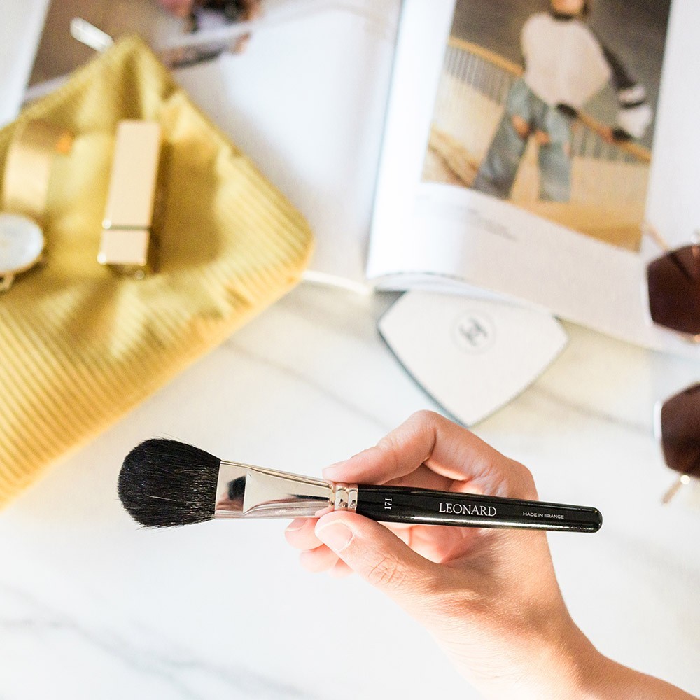 Leonard brushes Pinceau blush plat bombé