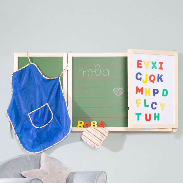 Wooden hanging board, including accessories