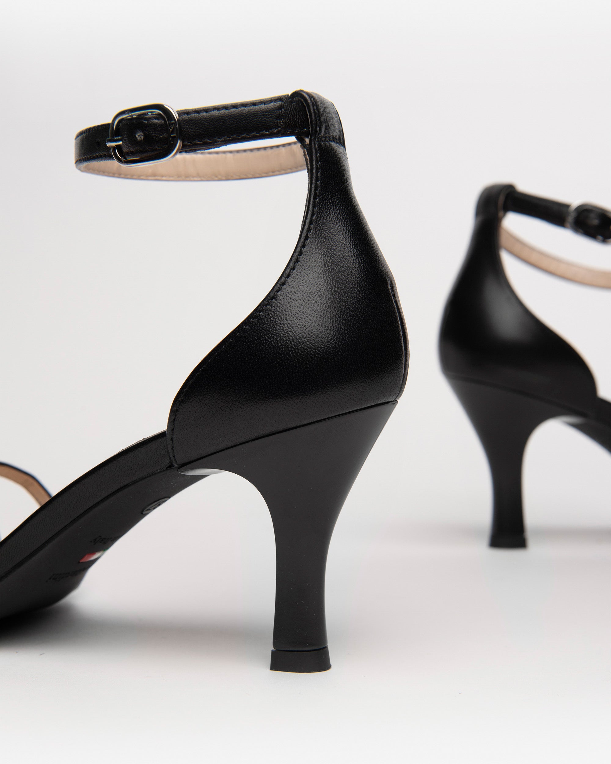  Damen-Ledersandalen