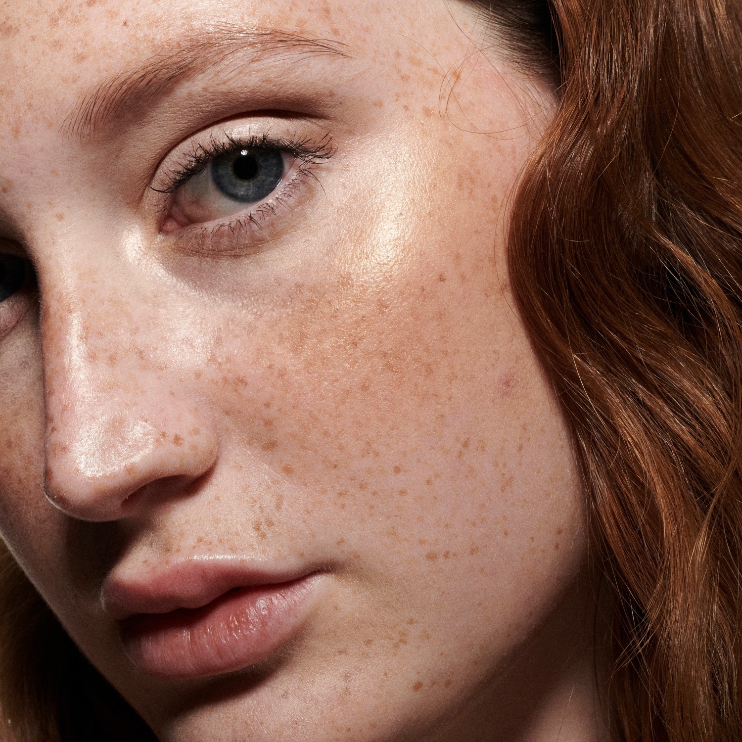 MAC Blush Strobe Strobe Beam šķidrais vaigu sārtums - 4,3 ml