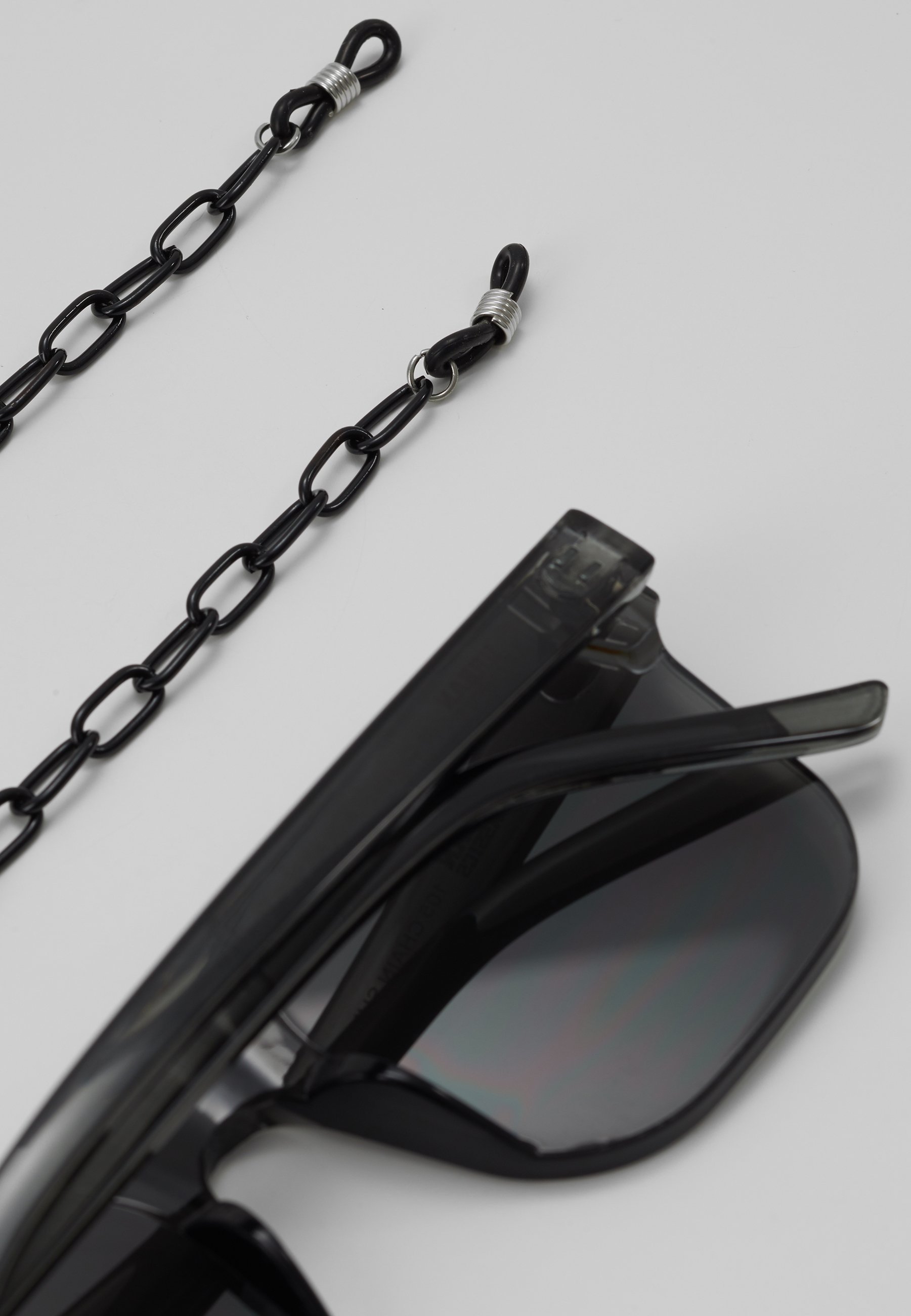 Lunettes de soleil Urban Classics à chaîne - noires