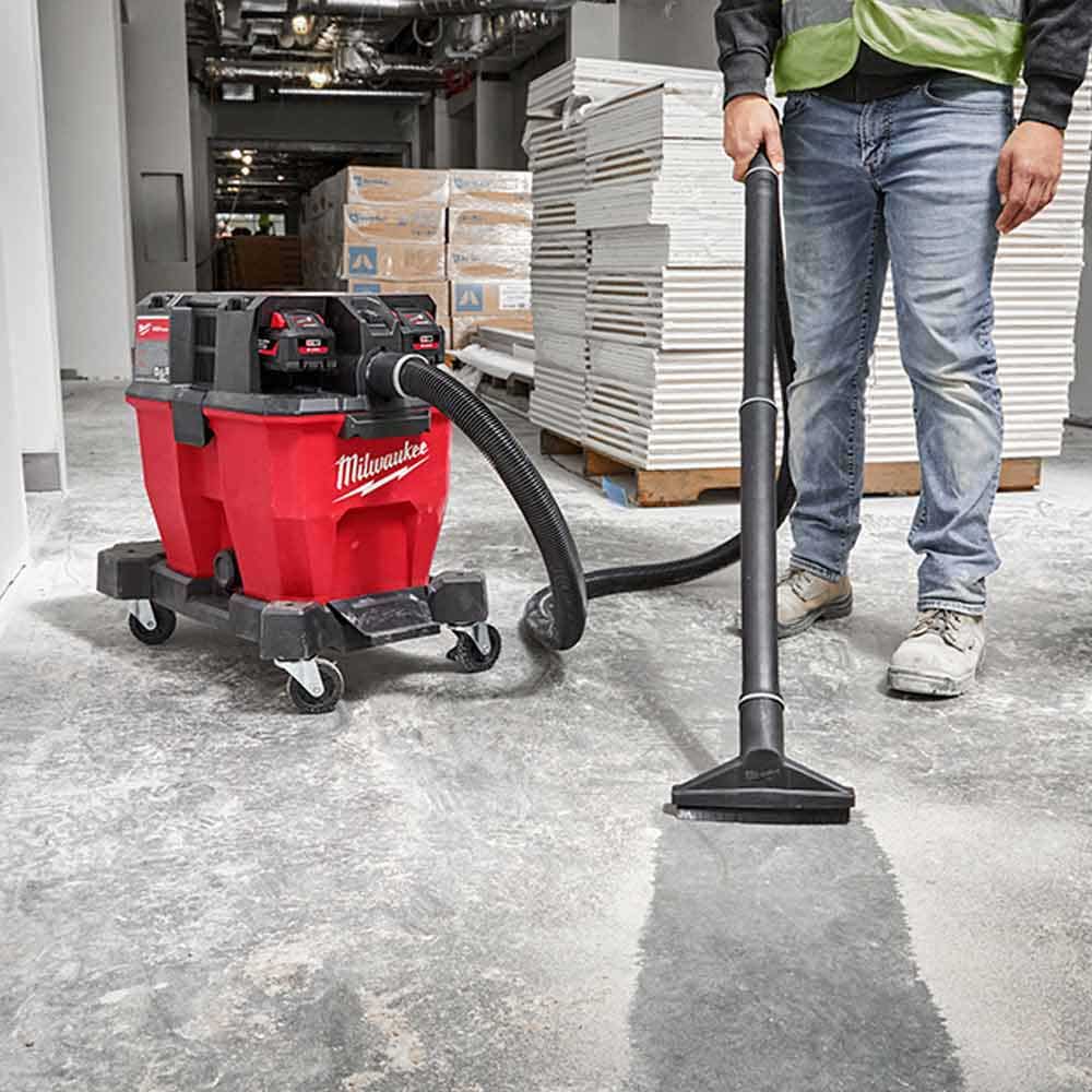 Milwaukee 18V FUEL™ 34L märkä-/kuivaimuri M18FVC34L0