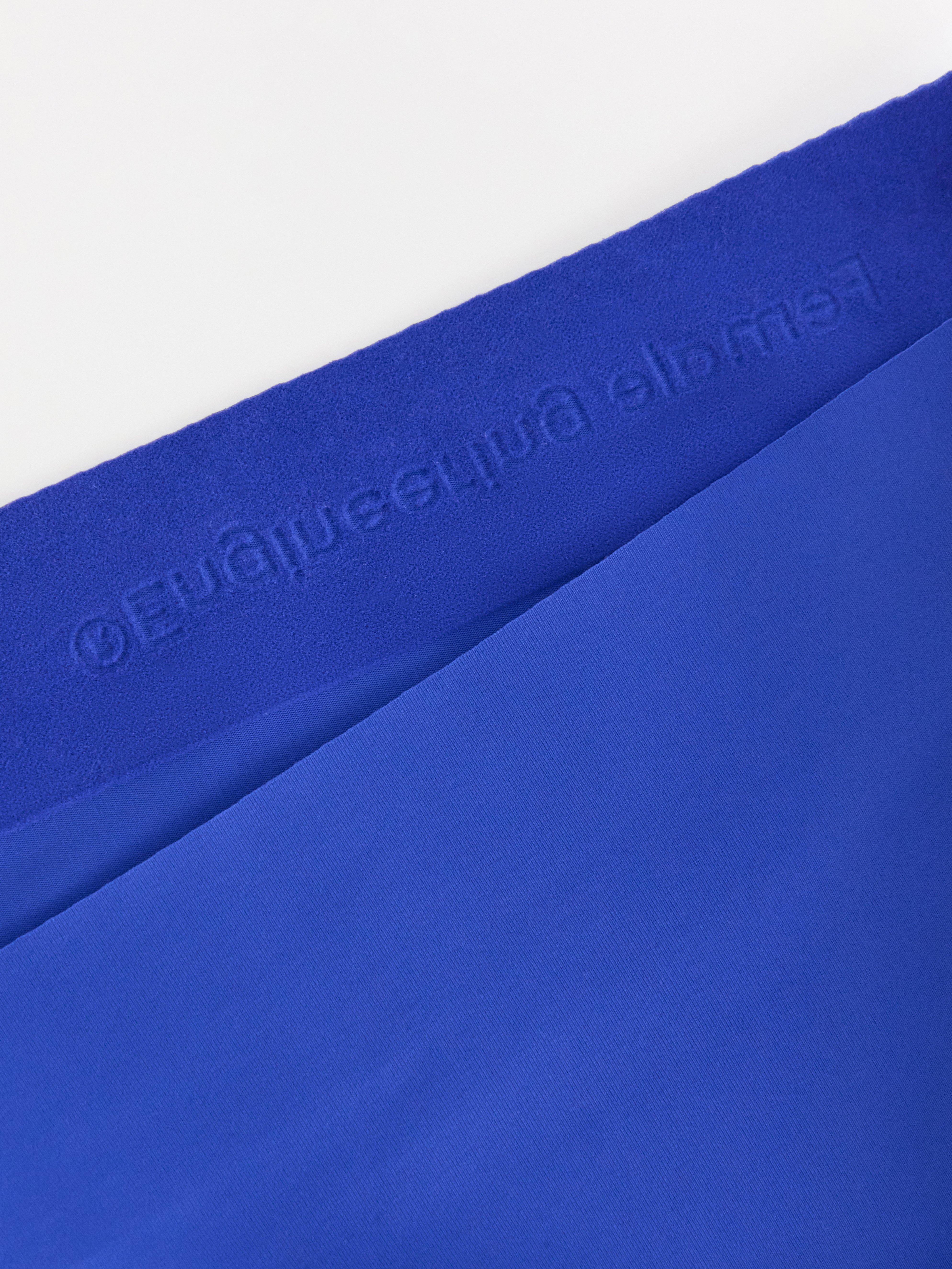 Menstruační podprsenka se střední savostí - pasující - Female Engineering Neon Blue