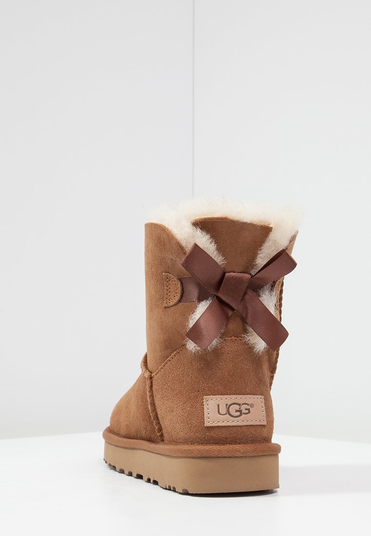 UGG MINI BAILEY BOW II - Winterlaarzen - kastanjebruin