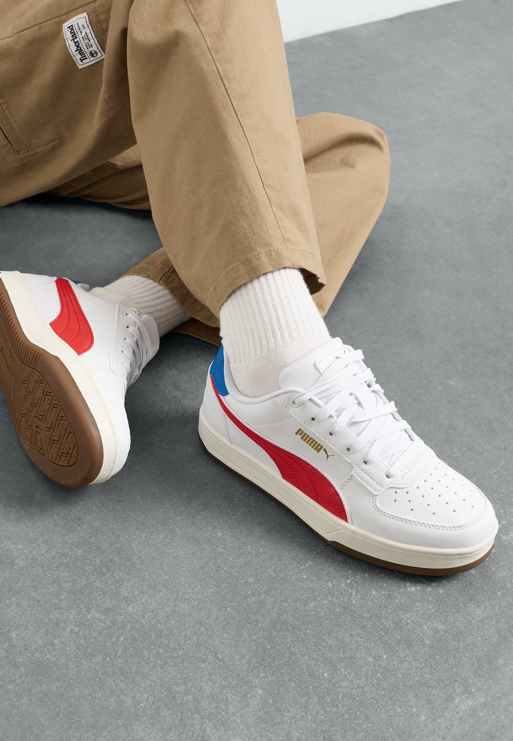 Puma CAVEN 2.0 UNISEX - Sneakers - wit/voor altijd rood/gum