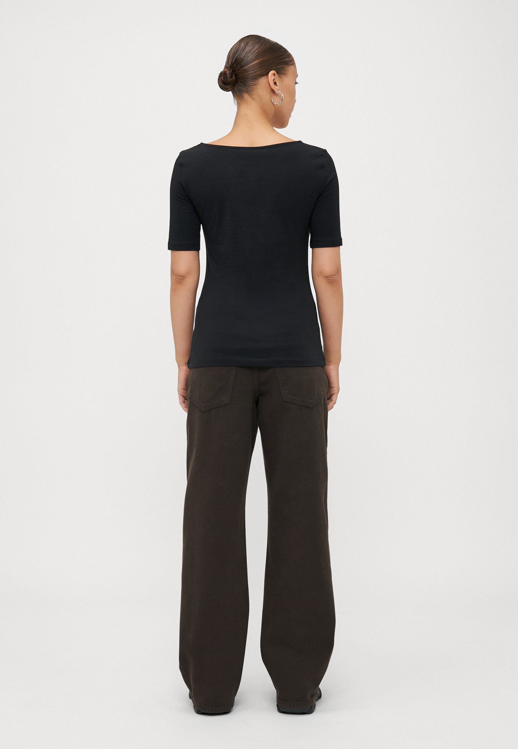 Anna Field Petite Basic T-skjorte - svart