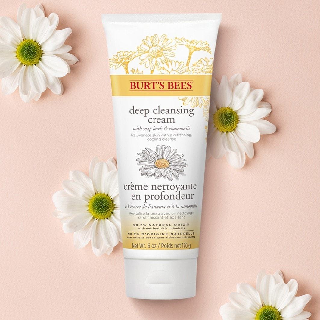 Burt's Bees veido valomasis putojantis muilas su žieve ir ramunėlėmis – giliai valomasis kremas – 170 g