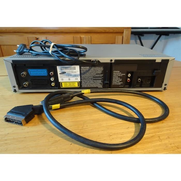 Reprodutor combinado de videocassete e DVD - Samsung SV-DVD3E - 6 cabeças