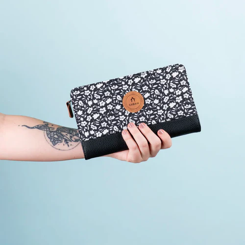 Cabaia Large Catane black and white wallet