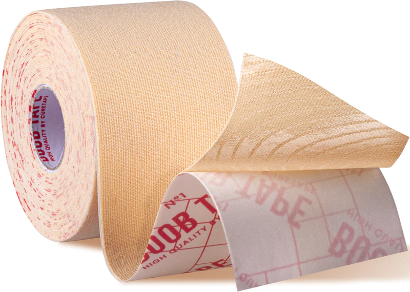 CureTape® Boob Tape é um dispositivo médico autoadesivo para aplicação nos seios.