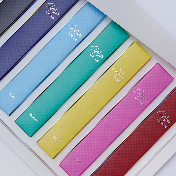 Set di 7 spazzolini da denti Apriori Colour Spectrum Edition