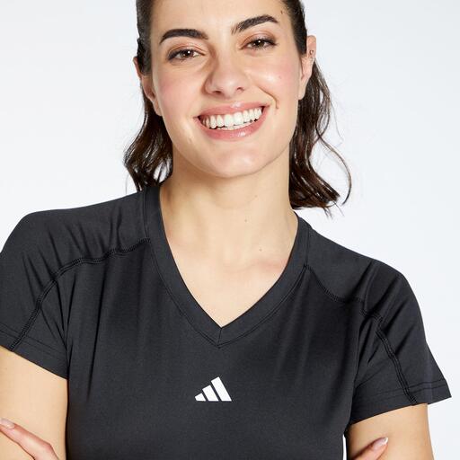  adidas Essentials
