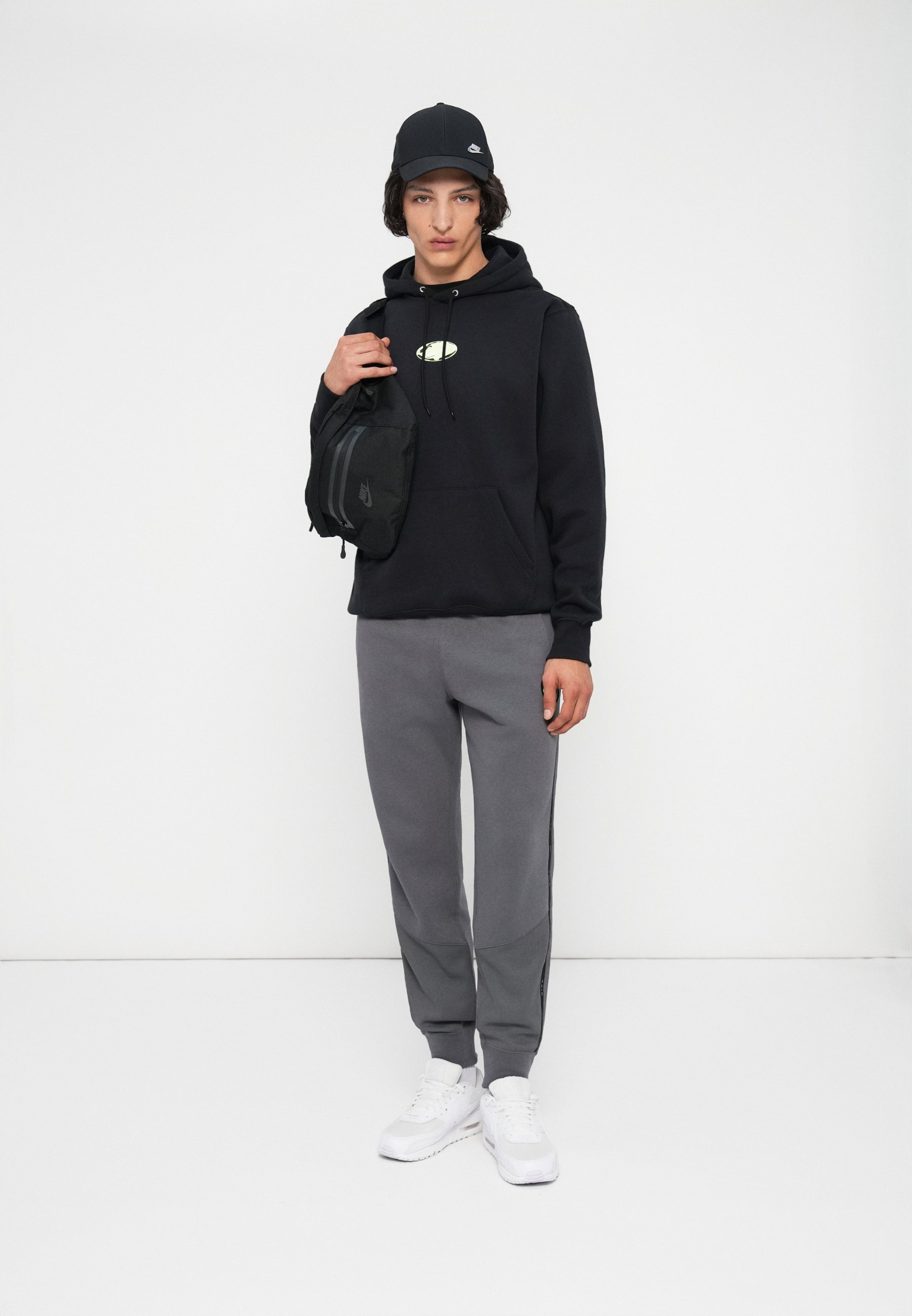 Nike Sportswear -hupparit