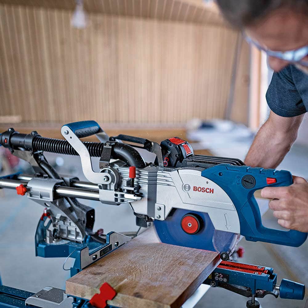 BOSCH 18V BITURBO Akku-Kapp- und Gehrungssäge 0601B47040