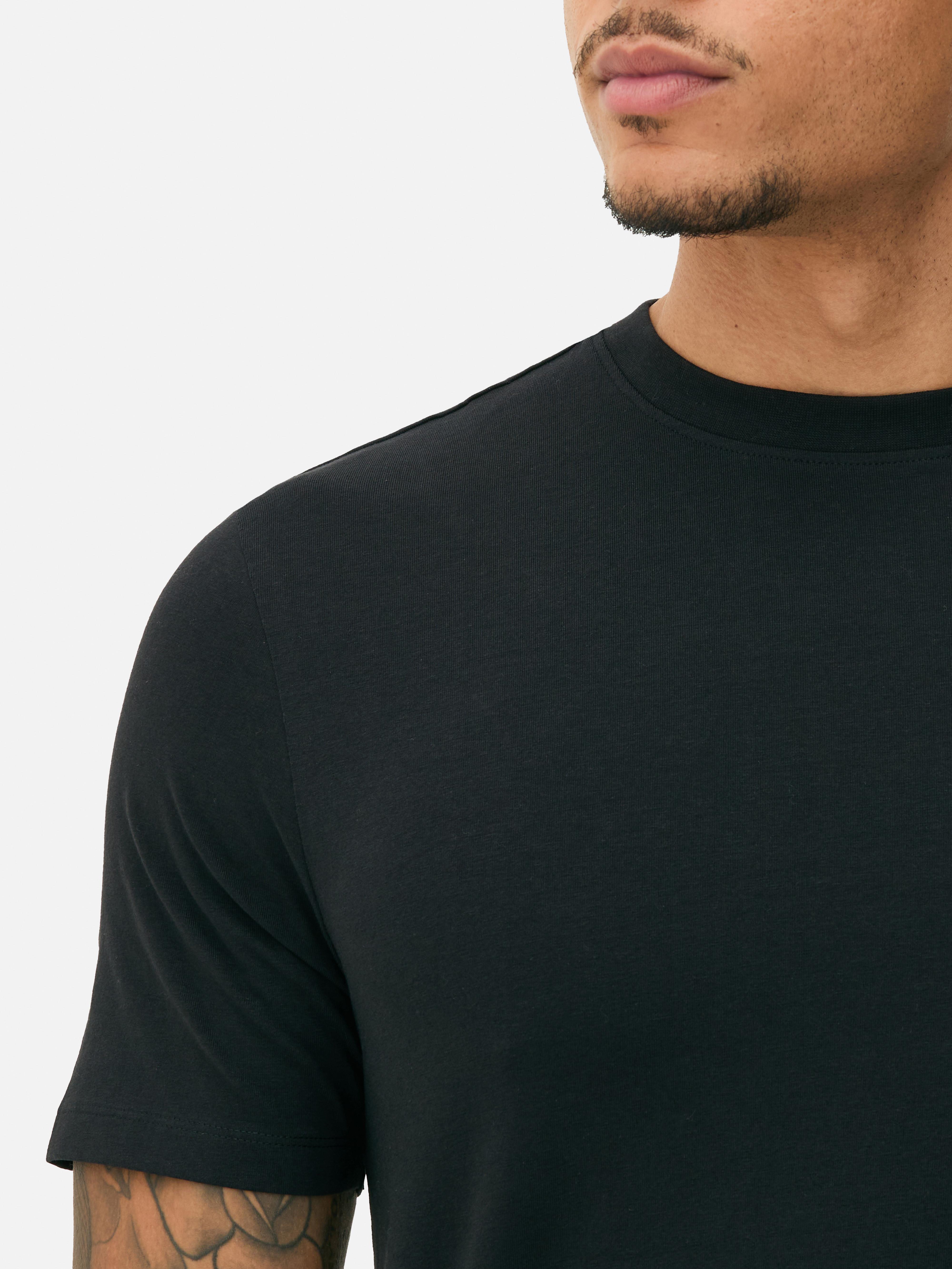 Tricou slim fit Un tricou casual cu guler rotund și croială mulată