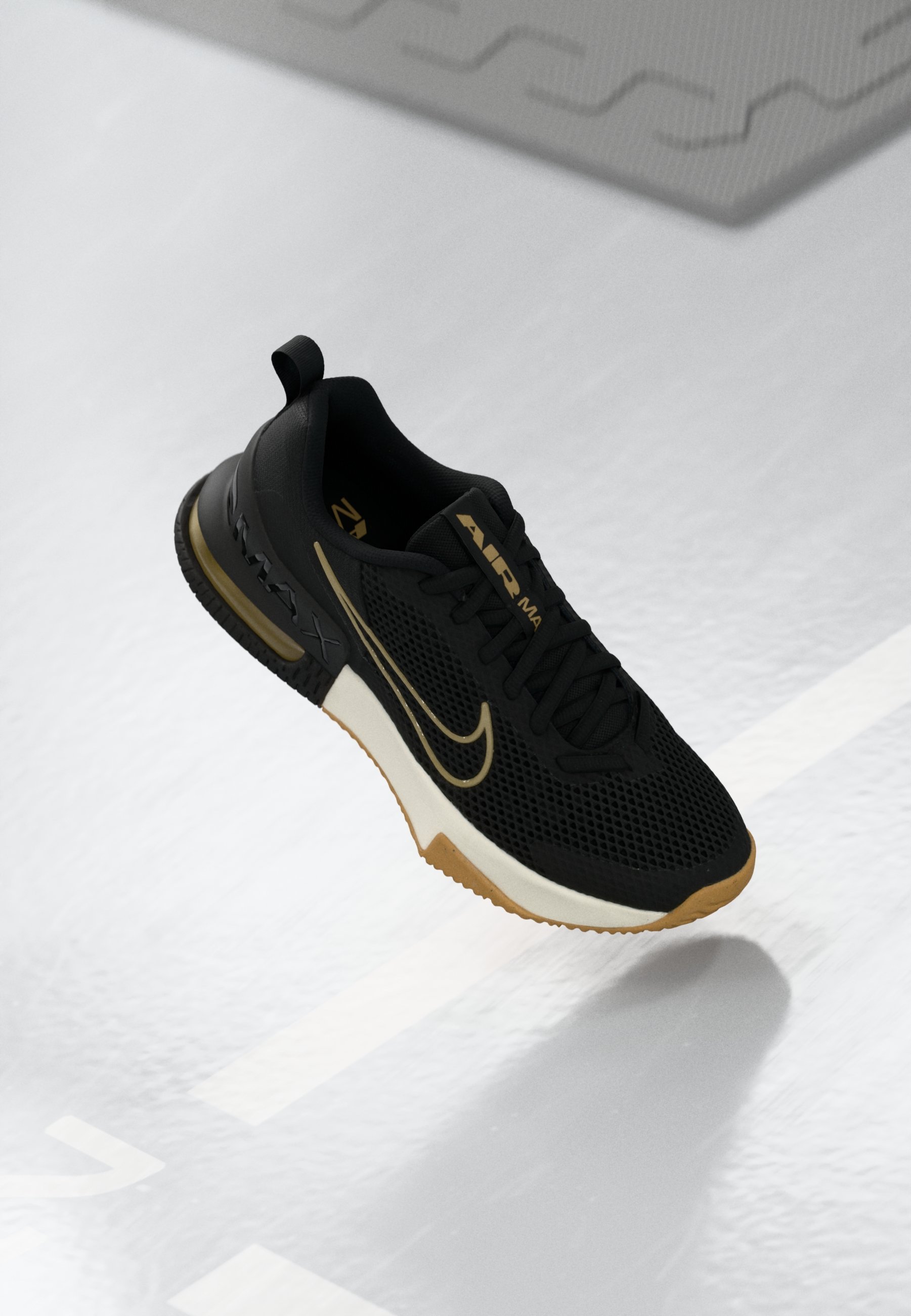 Nike Performance AIR MAX ALPHA 6 - Tréninková bota - black/black/black/light brown