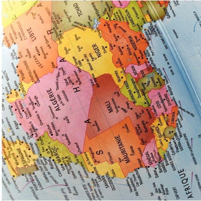 Non-illuminated geographical globe, 30 cm diameter