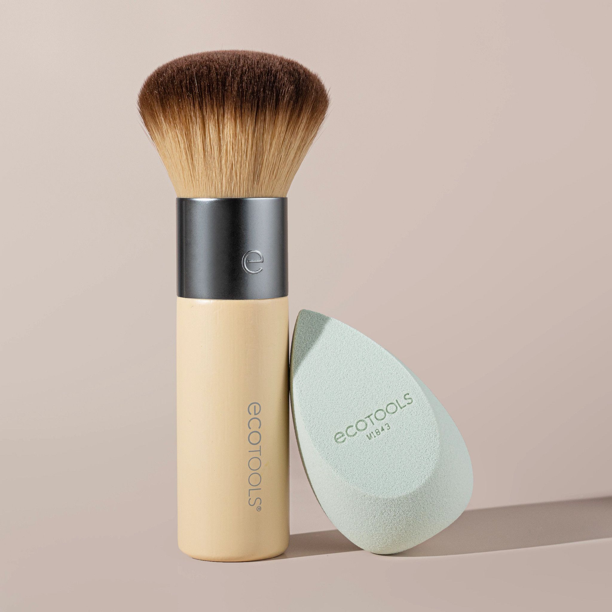 Blend Blur Duo četkice za nanošenje pudera, lica i šminke