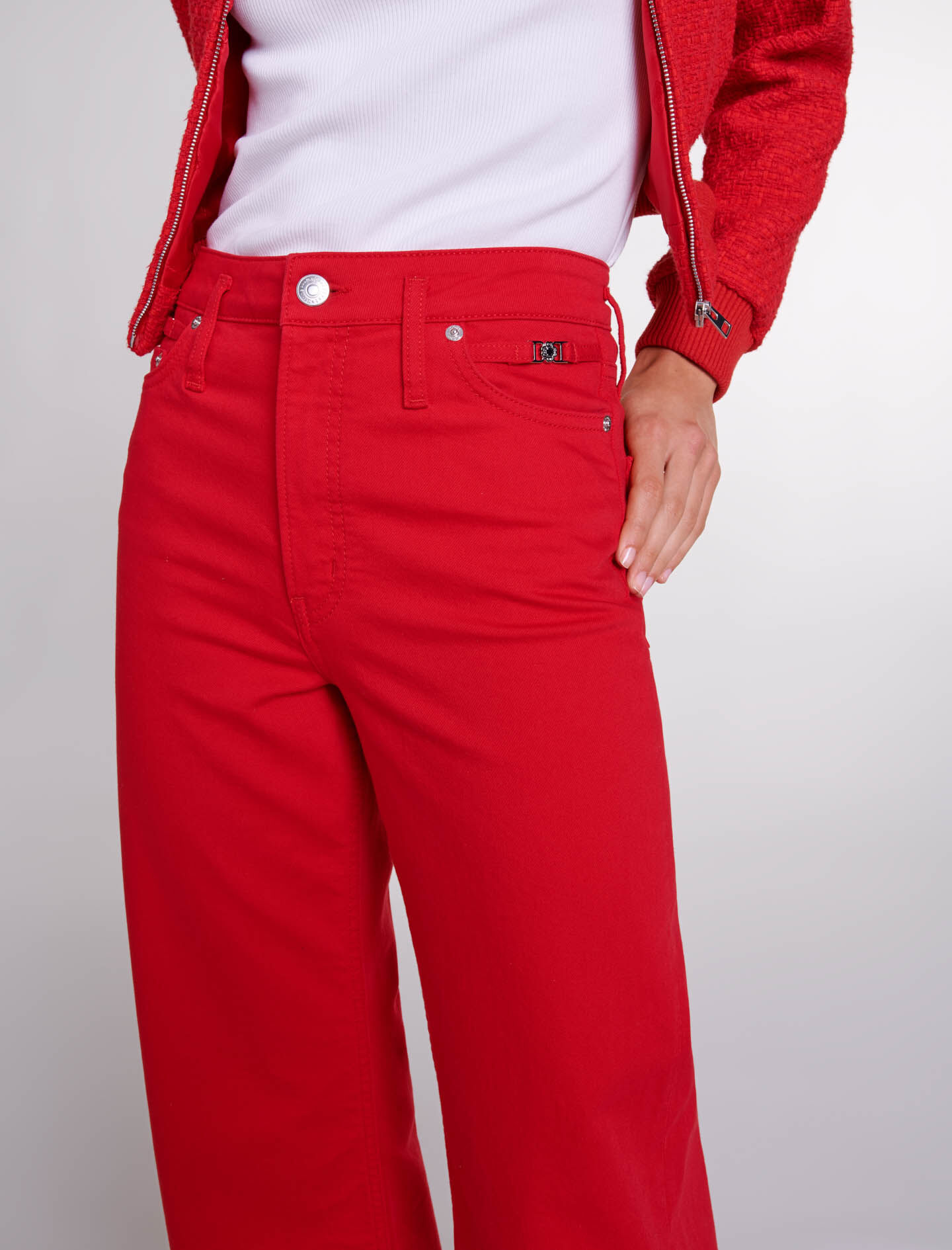 Blugi cu croială largă din denim roșu