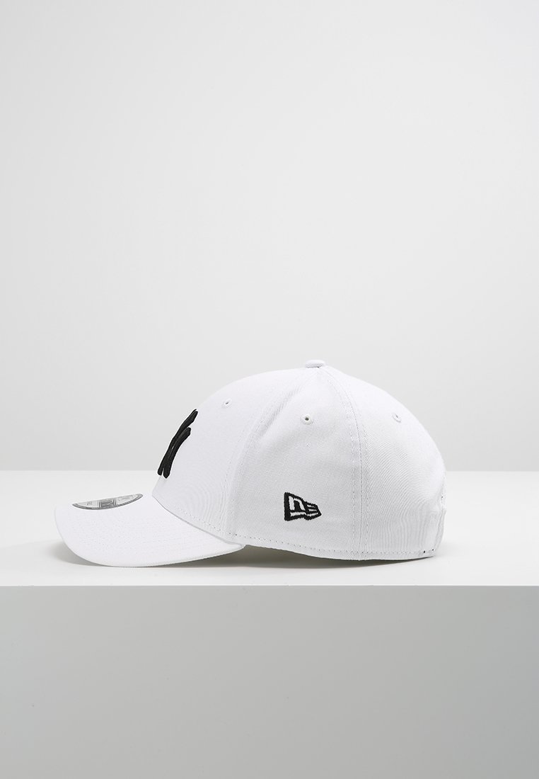 New Era petten
