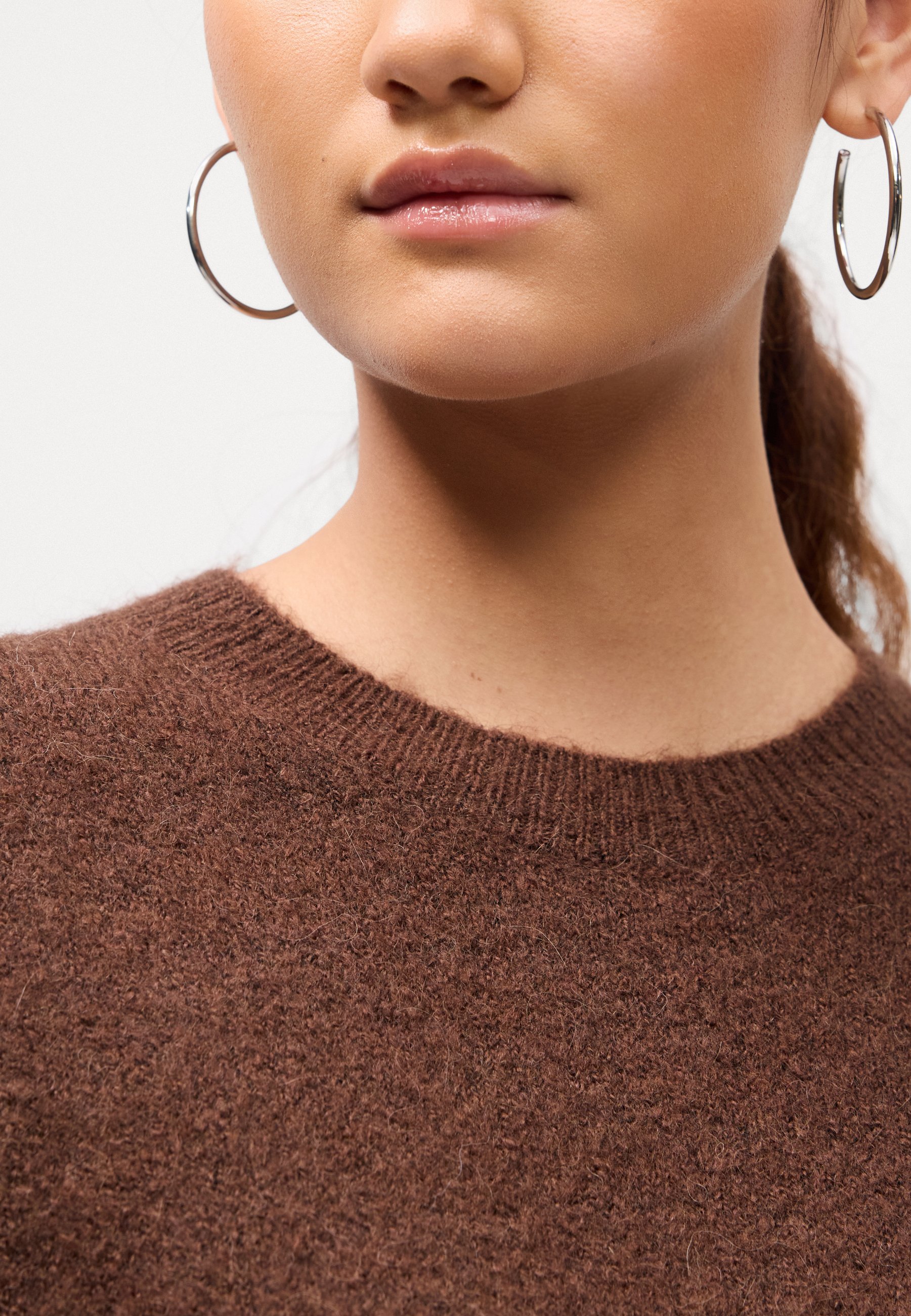 Gina Tricot trui met korte mouwen - kastanjebruin