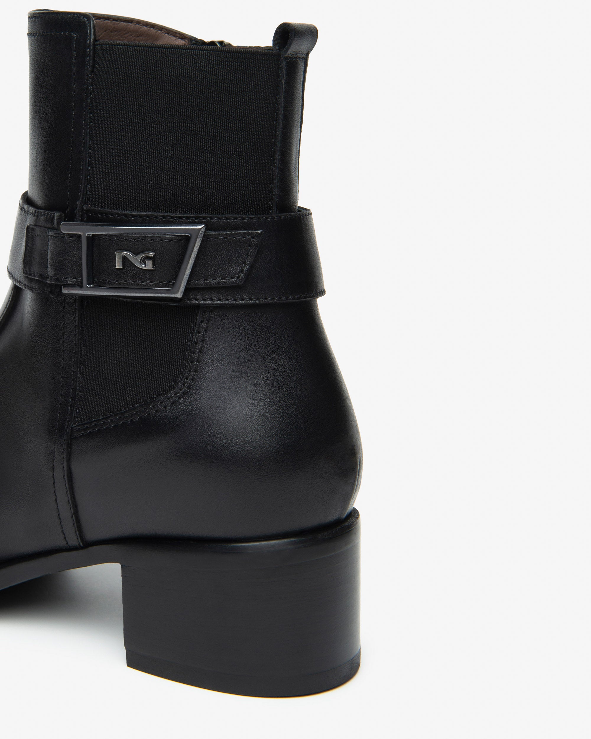  Damen-Ankle-Boots aus Leder und Stoff