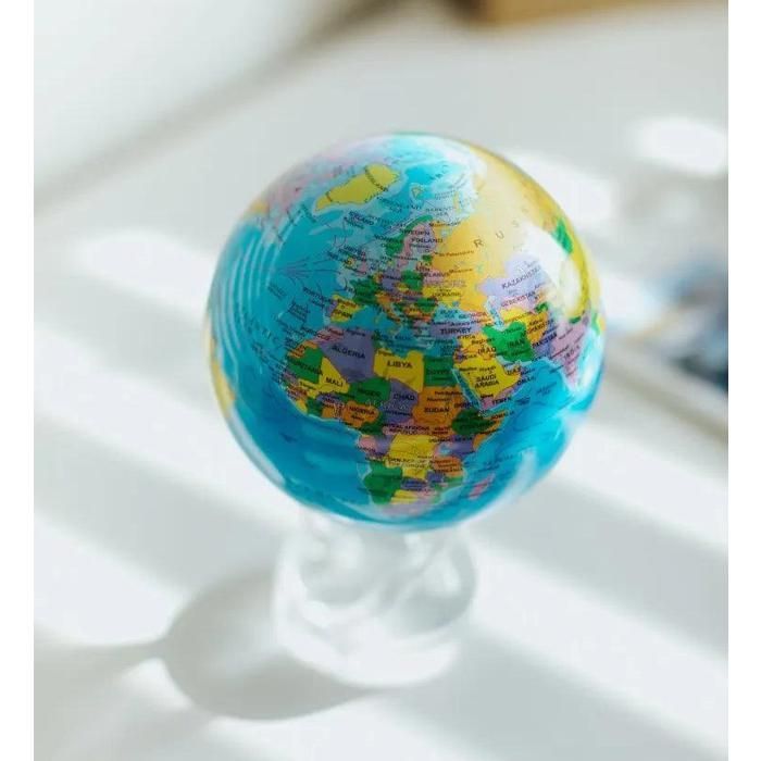 Globo terráqueo MOVA azul con mapa político mundial de 11,4 cm (4,5 pulgadas) con base, giratorio con energía solar, decorativo, educativo, regalo único.