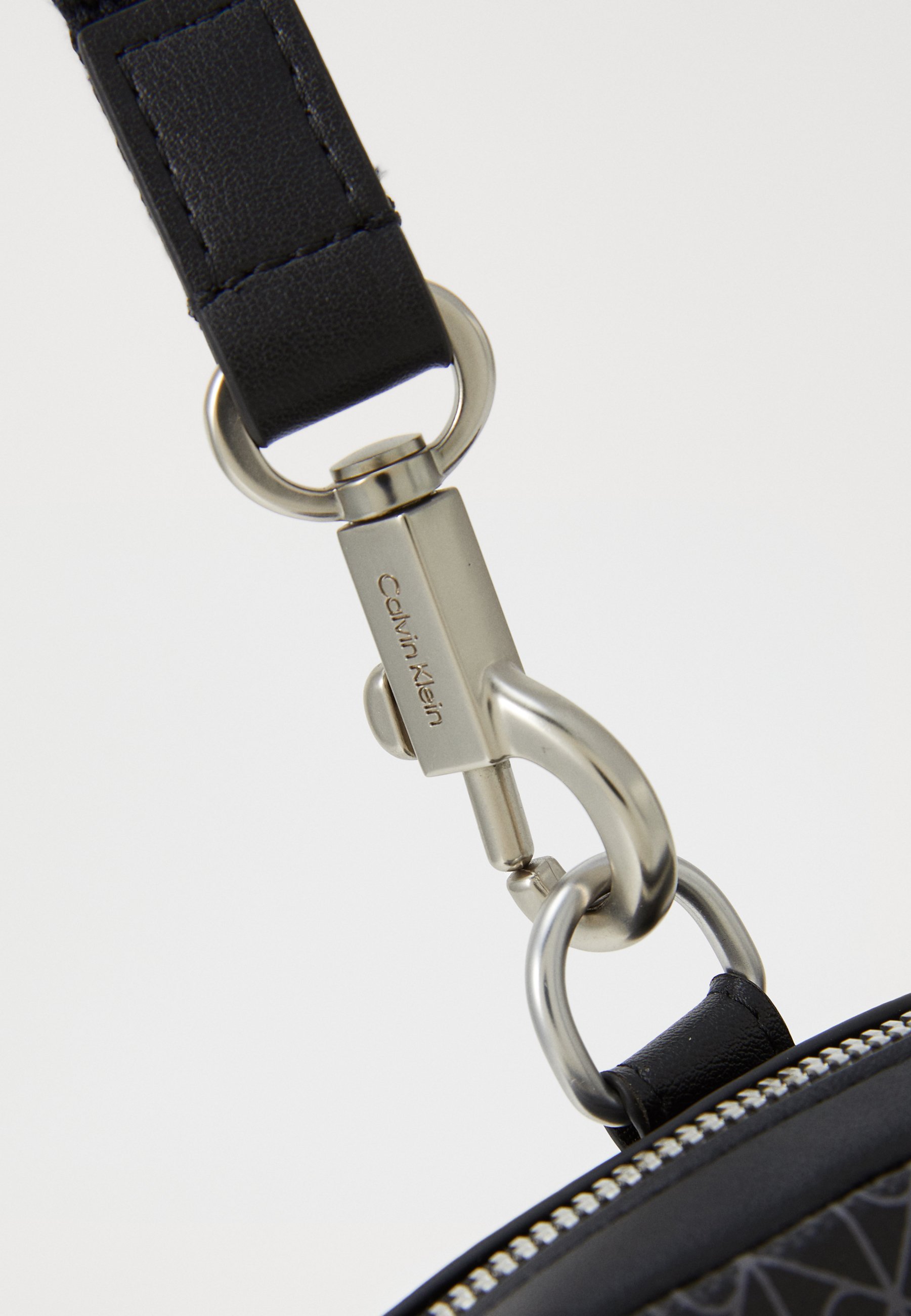 Calvin Klein COATED EMBLEM - Portemonnee - zwart