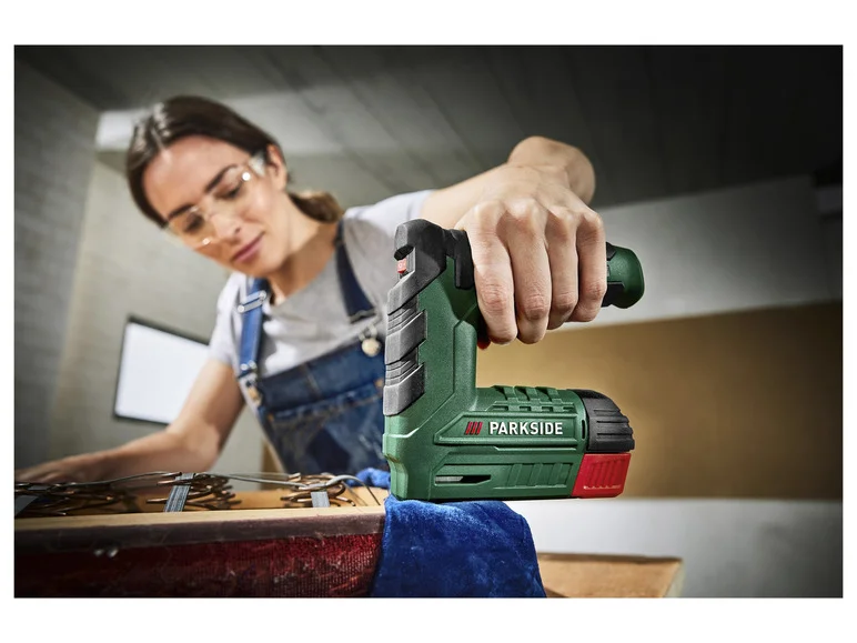 PARKSIDE® akkus tűzőgép PAT 4 D6, 4V