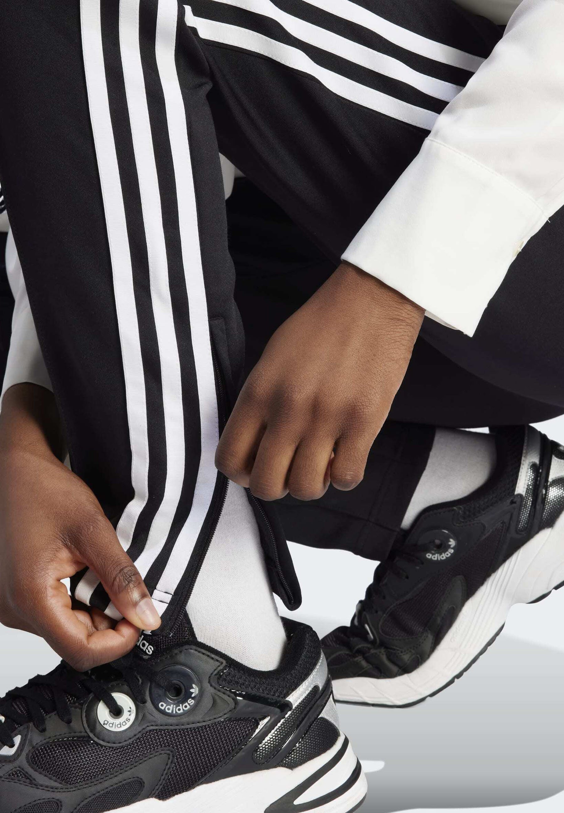Adidas Originals SST TRACK - Pantaloni della tuta - neri