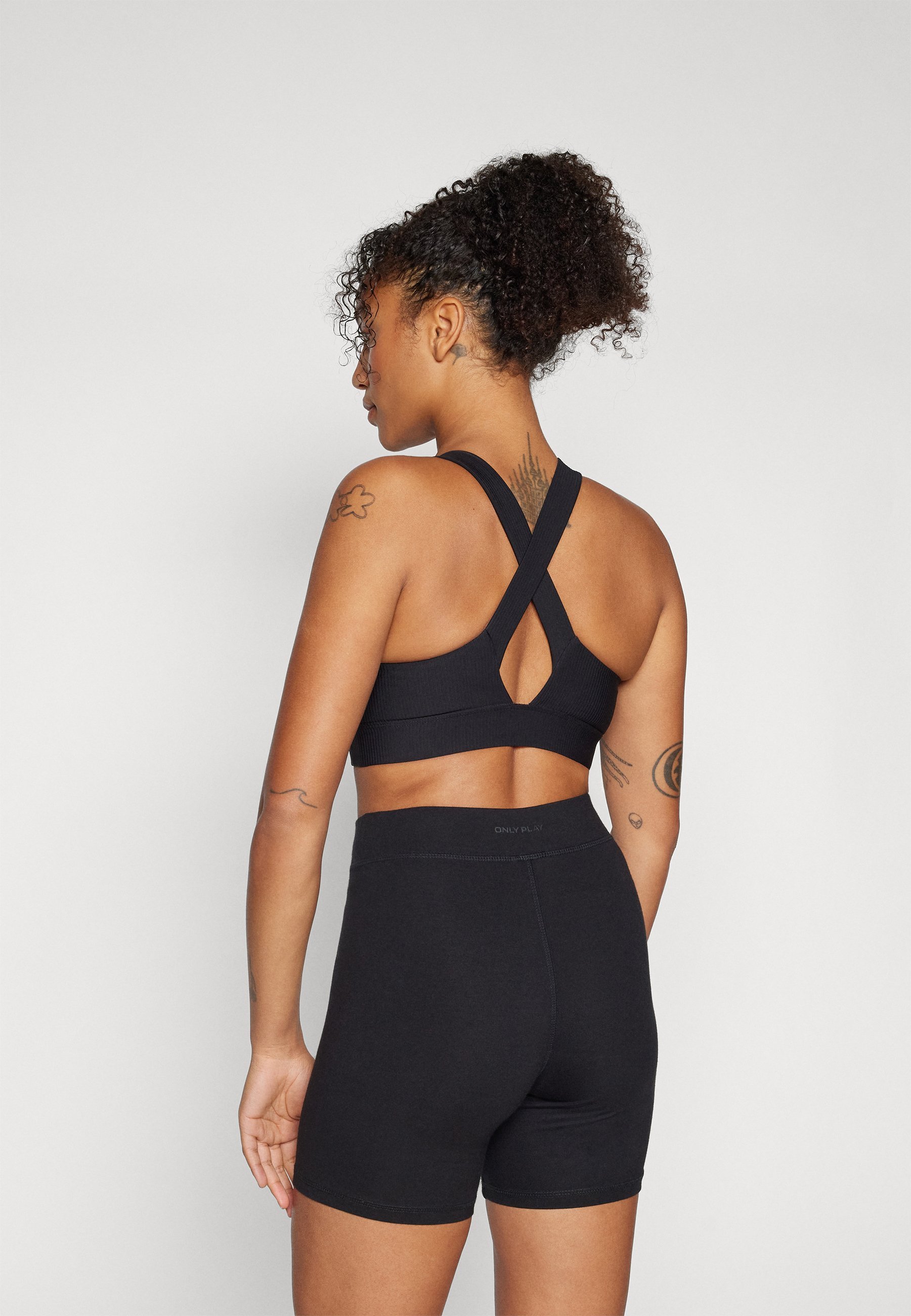 ONLY Play ONPJANA CROSS BRA – Sport-BH mit mittlerem Halt – Schwarz