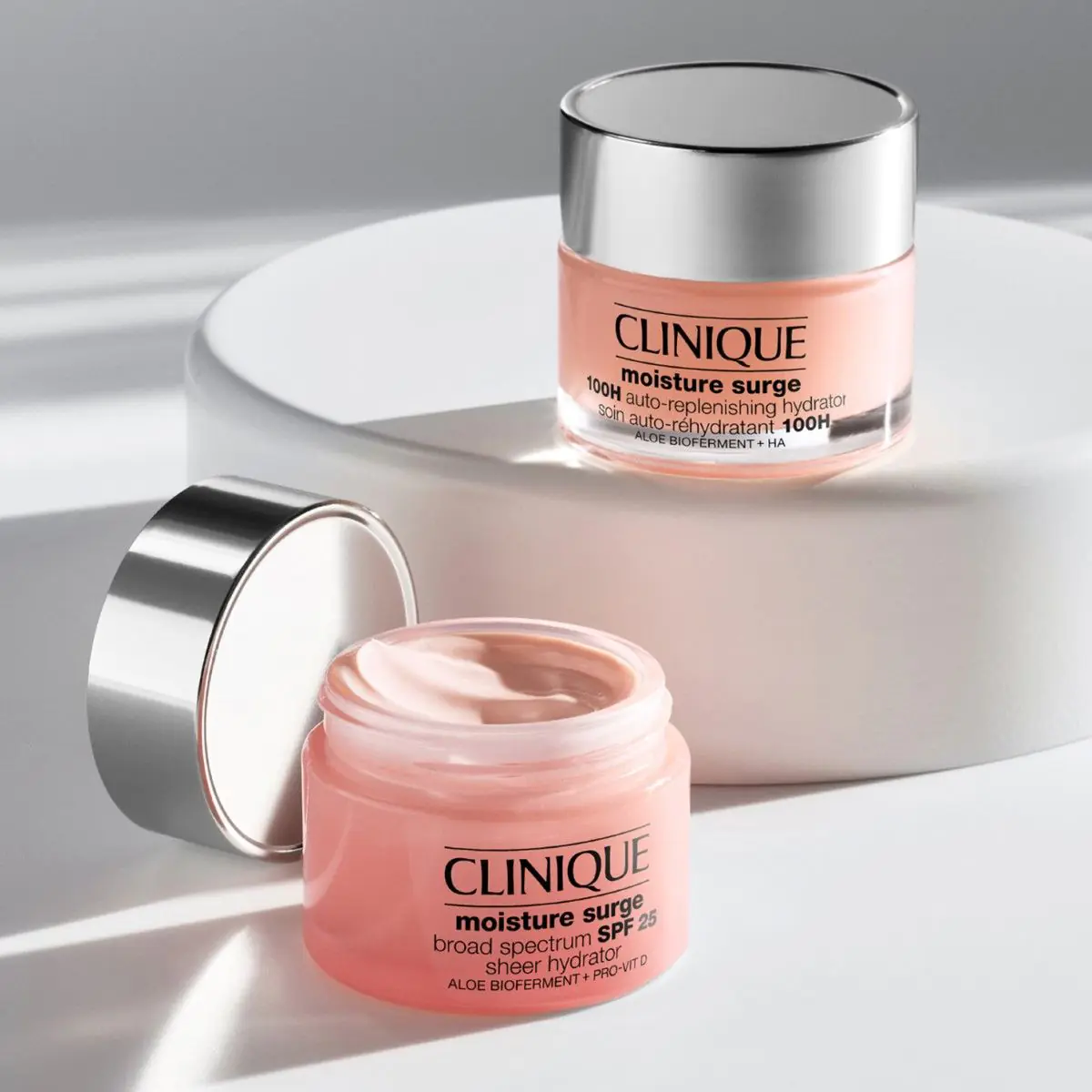 Clinique Moisture Surge Sheer Hydrator Krem do twarzy SPF25, 50 ml
