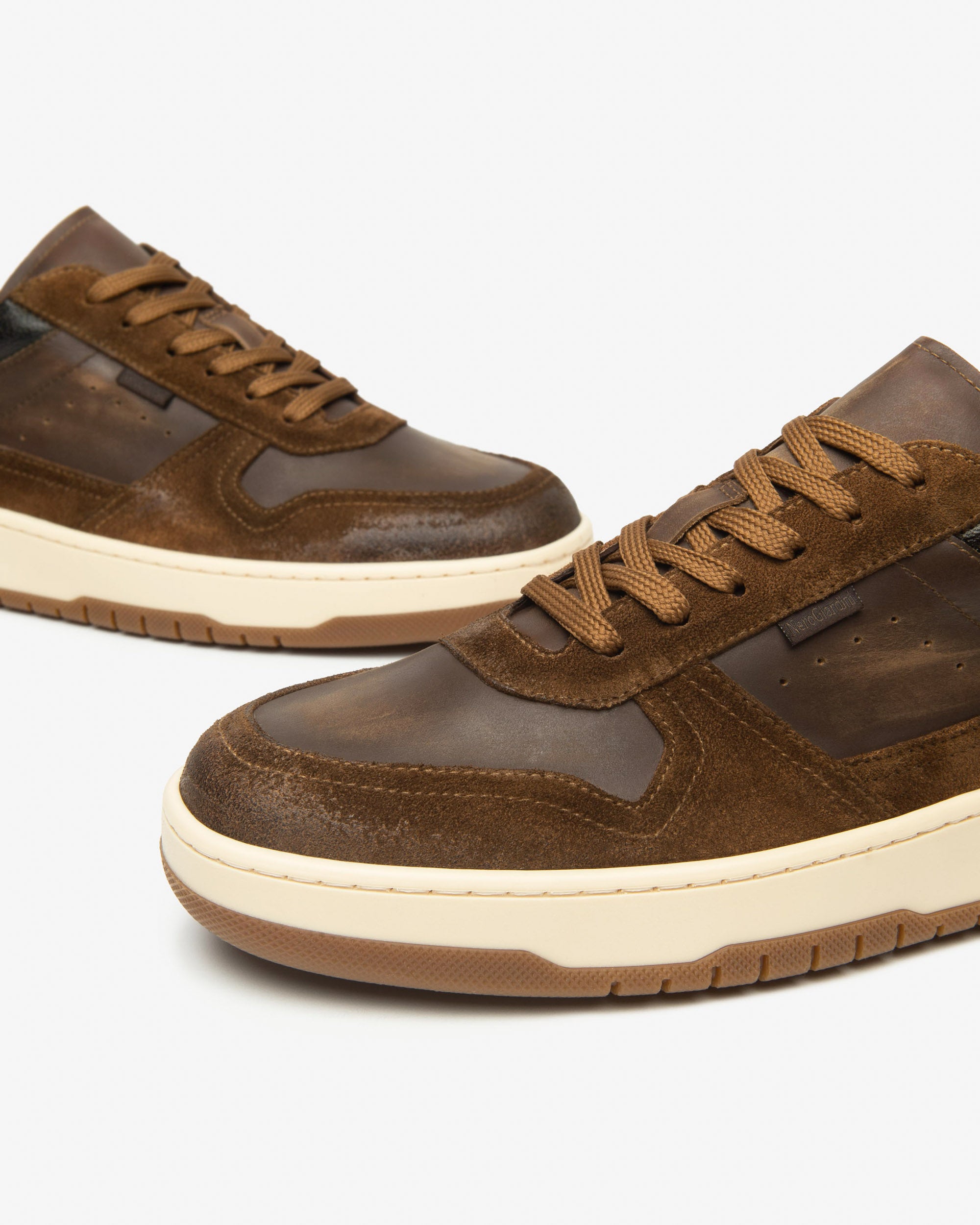 Herren-Sneaker aus Wildleder und Leder