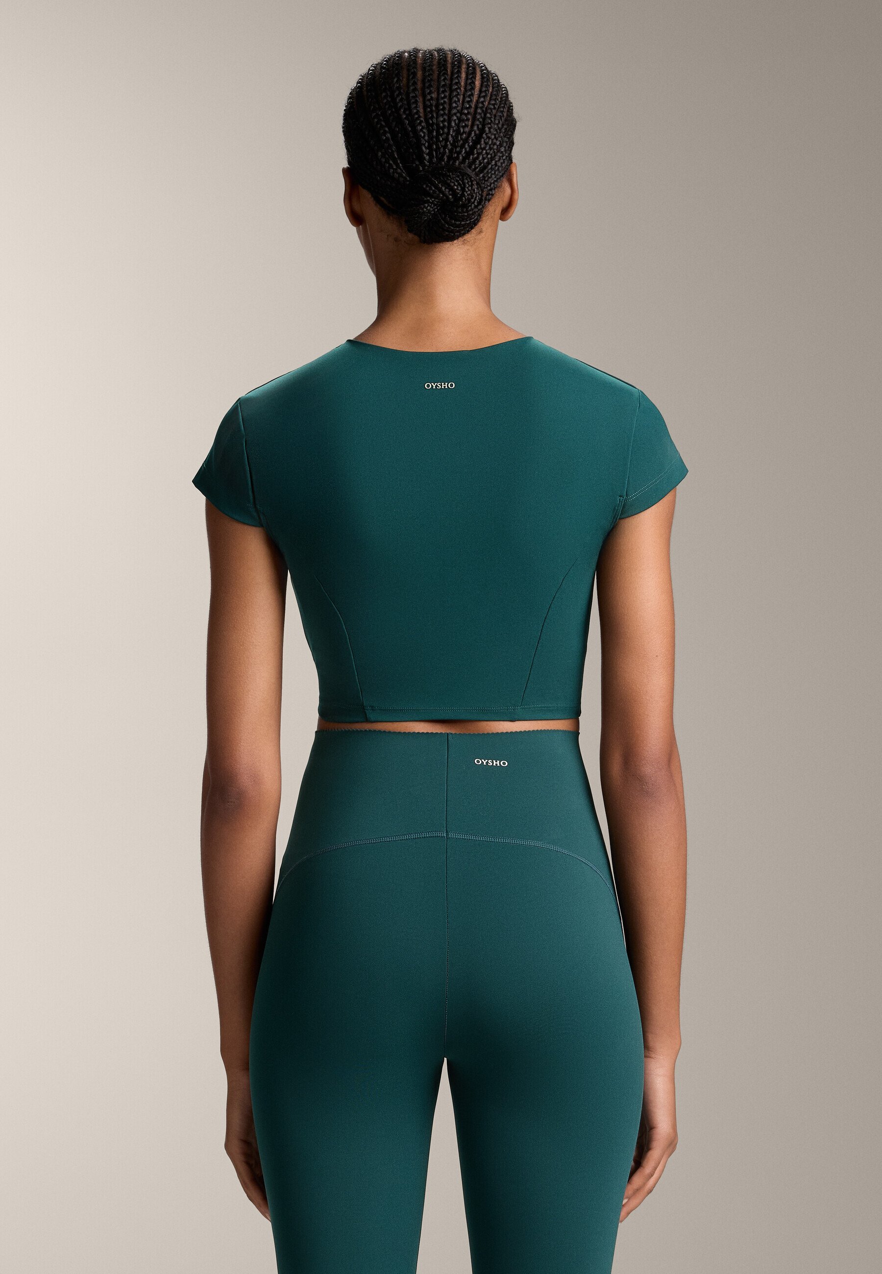 OYSHO COMPRESSIVE SHORT-SLEEVED - T-shirt basic - evergreen