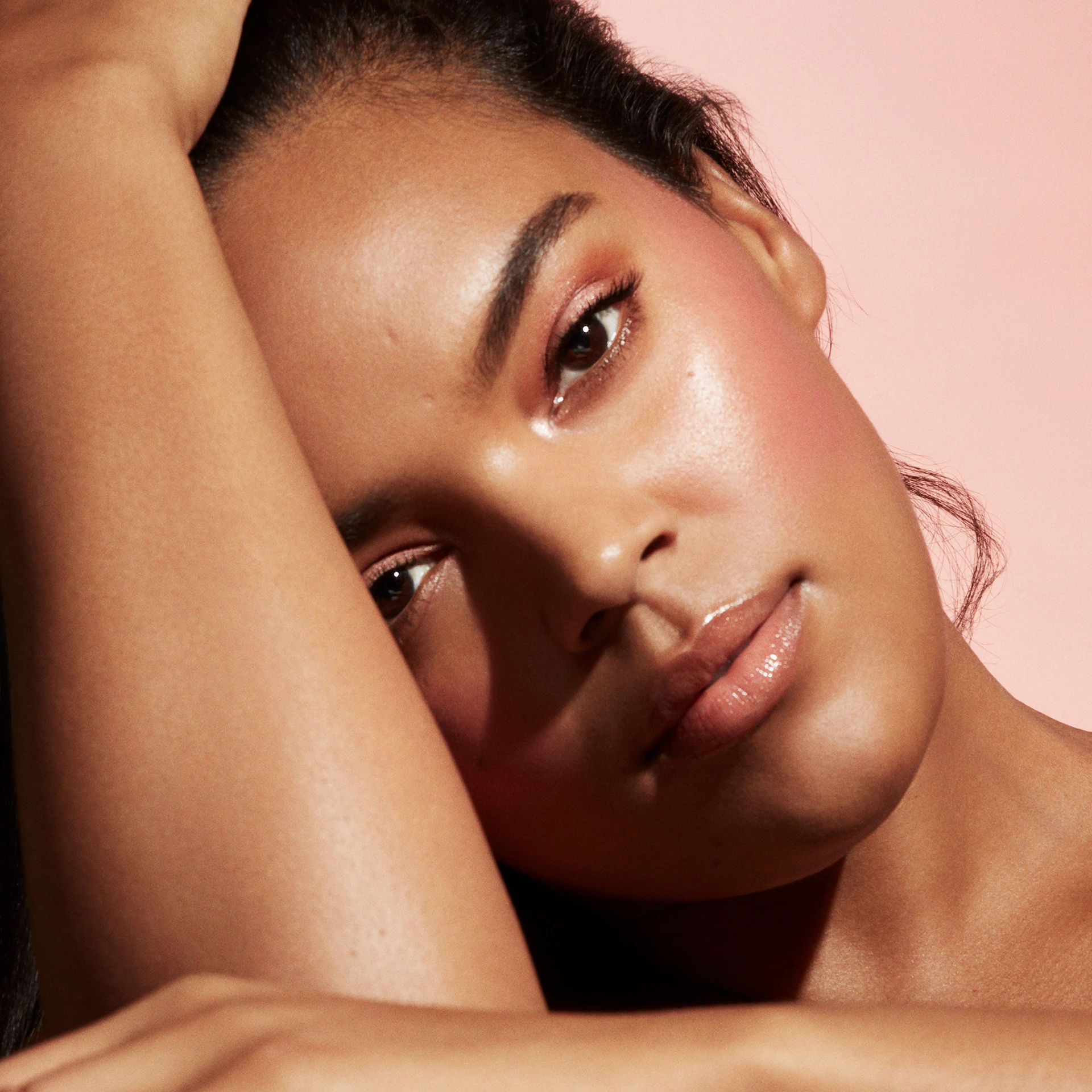Cheeks Out Freestyle kremasto rumenilo s mirisom jagode - Fenty Beauty