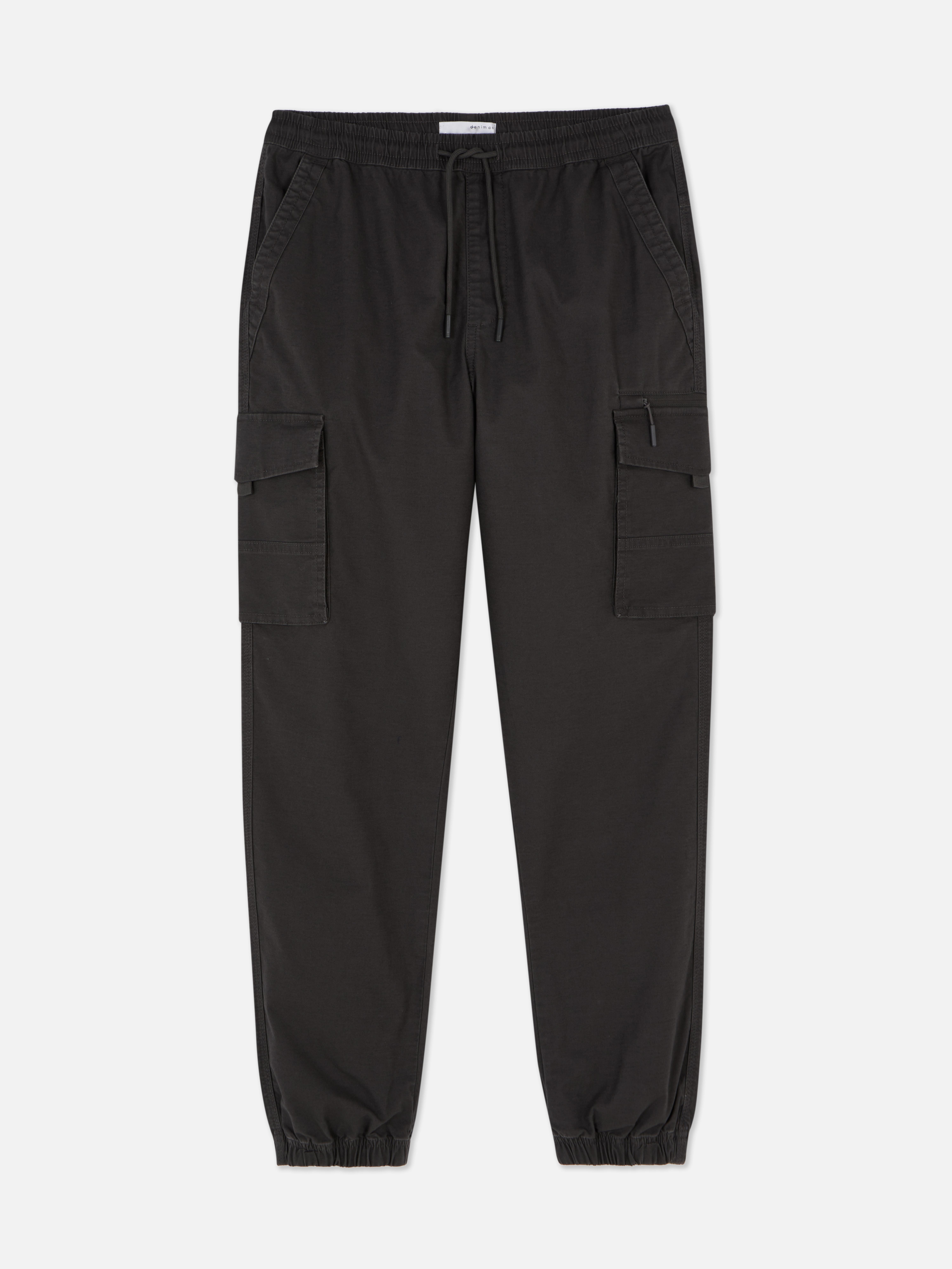 Pantaloni cargo lejeri cu manșete la gleznă. Acești pantaloni cargo sunt eleganți și practici.