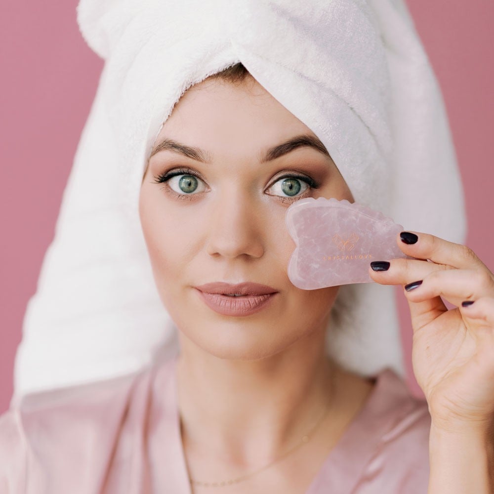 Masseur facial Gua Sha en quartz rose 3D Crystallove - 1 pièce
