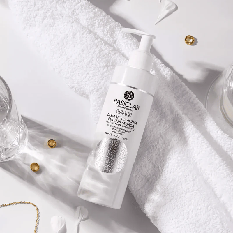BasicLab Dermocosmetics Micellis, emulsão de limpeza suave para peles muito sensíveis.