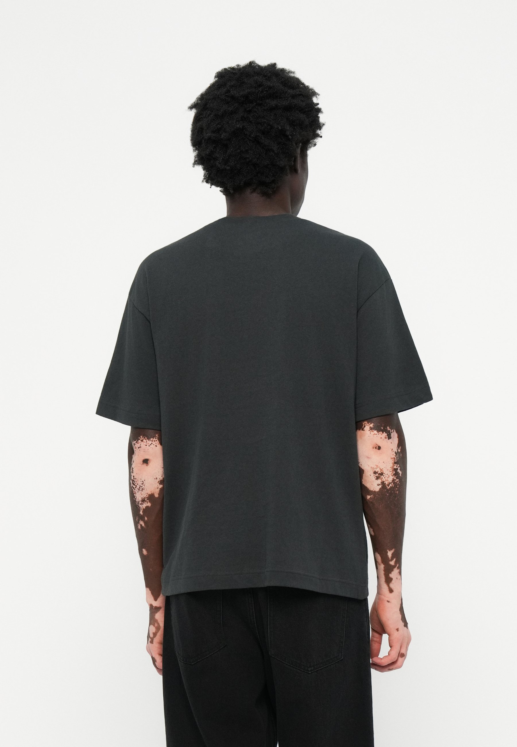 '47 bedruckte T-Shirts