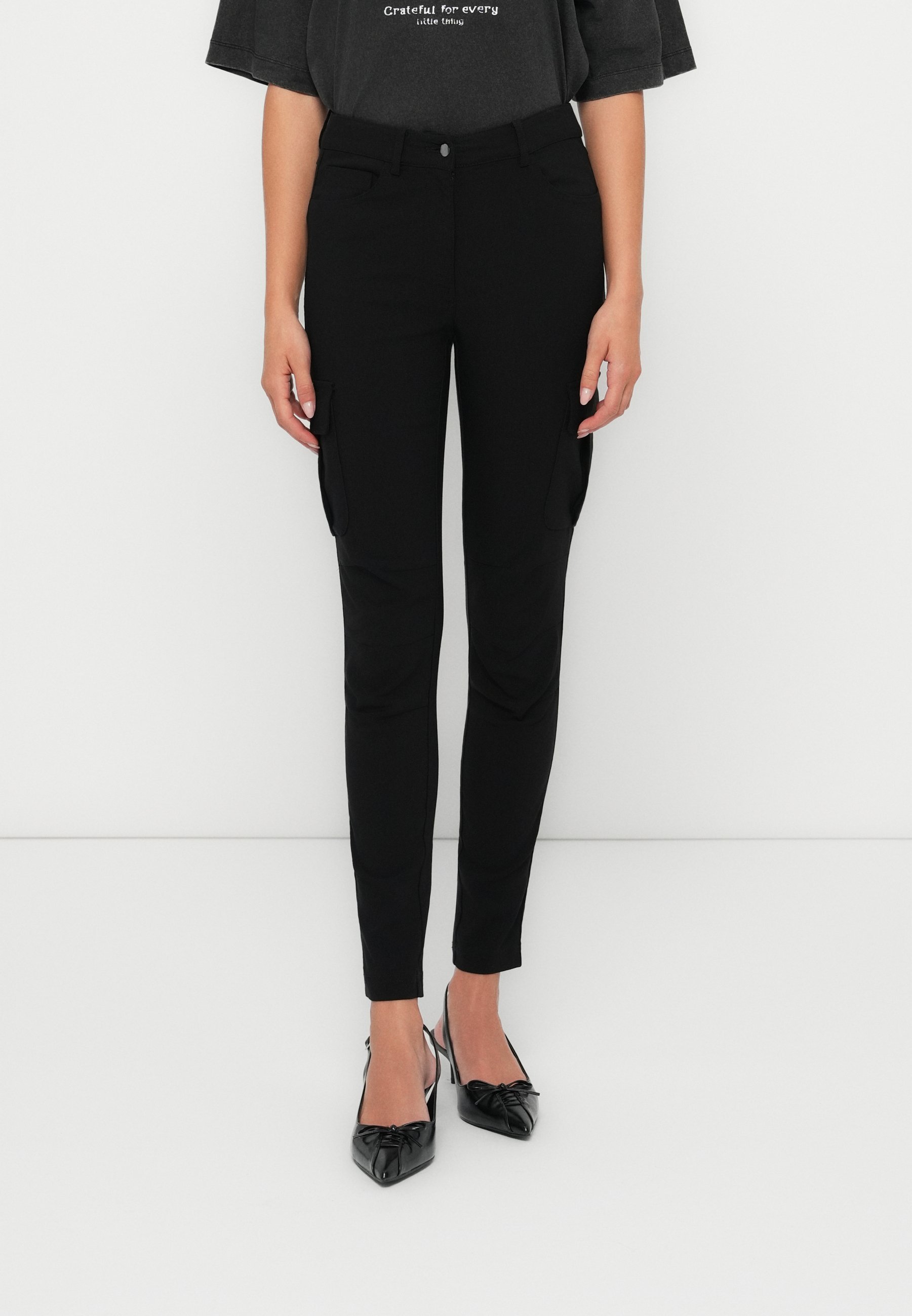 PANTALON VILA VICARGO - Pantalon cargo - Noir beauté