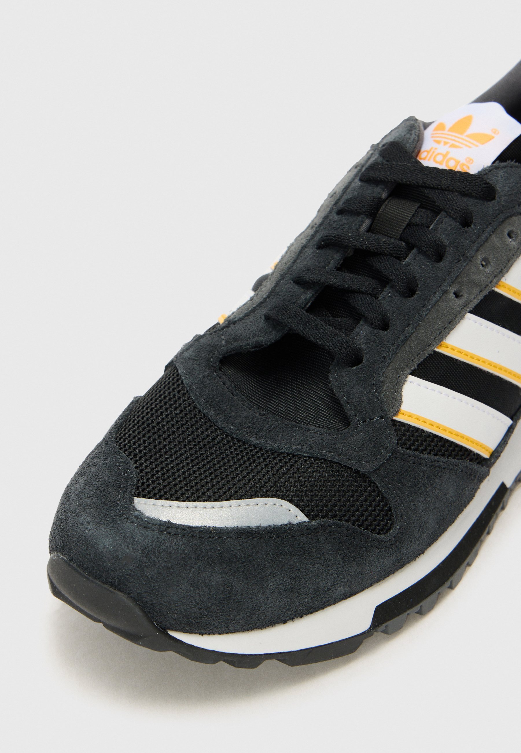 adidas Originalsi madala säärega tossud