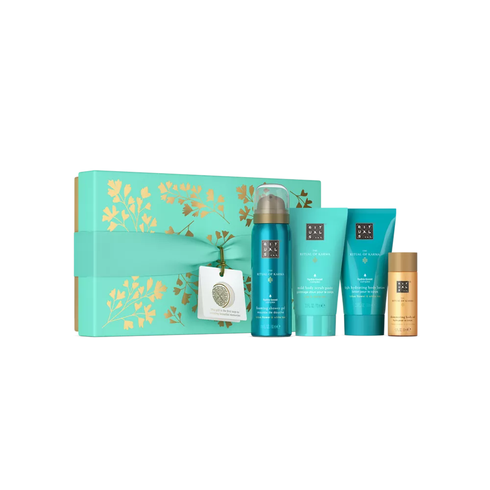 El set de regalo Ritual of Karma S incluye: gel de ducha espumoso 50 ml, exfoliante corporal 70 ml, loción corporal 70 ml y brillo corporal 30 ml.
